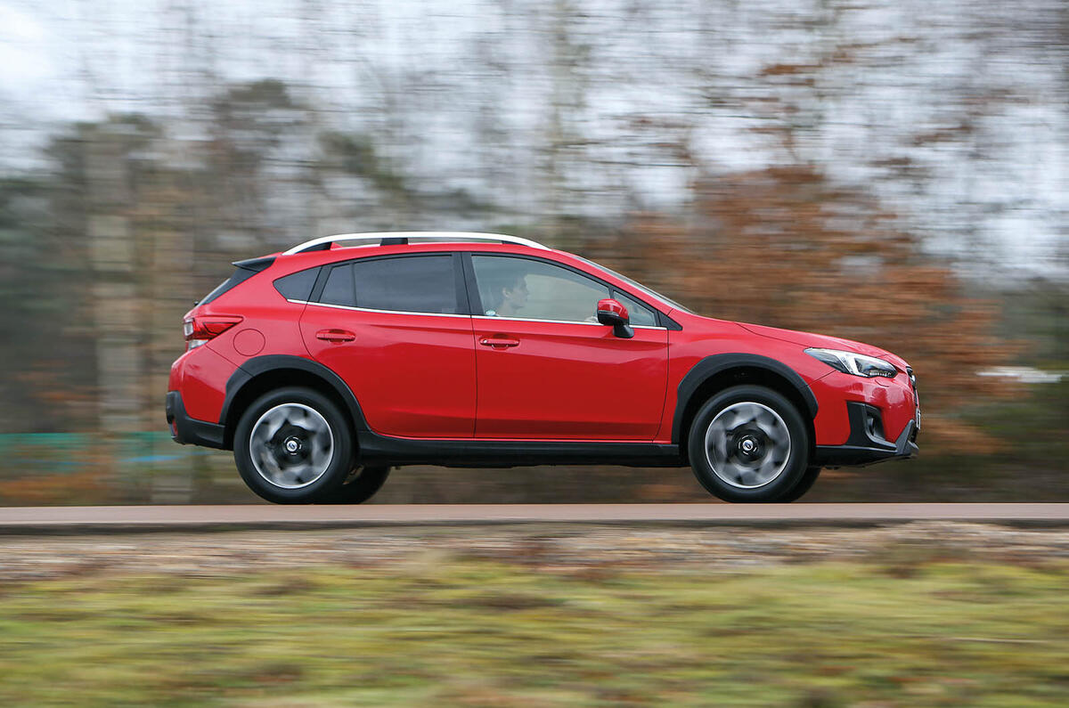 Subaru XV 2.0i Lineartronic SE Premium road tester driving