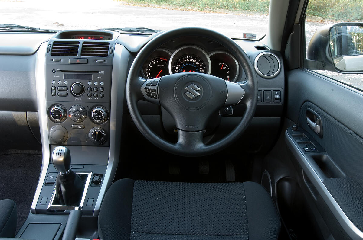 Suzuki Grand Vitara 2005 2014 interior Autocar