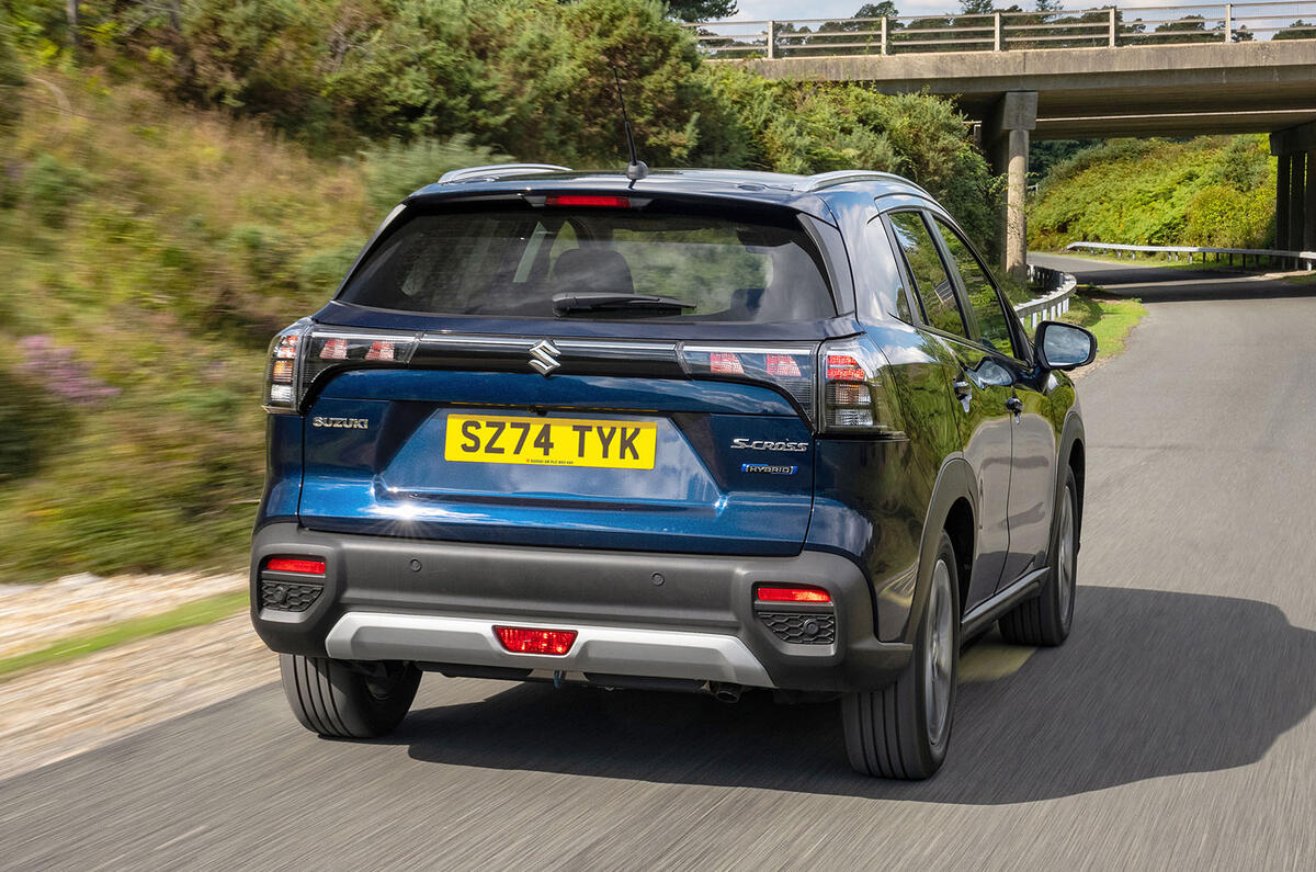 Suzuki S cross trois quarts arrière droite