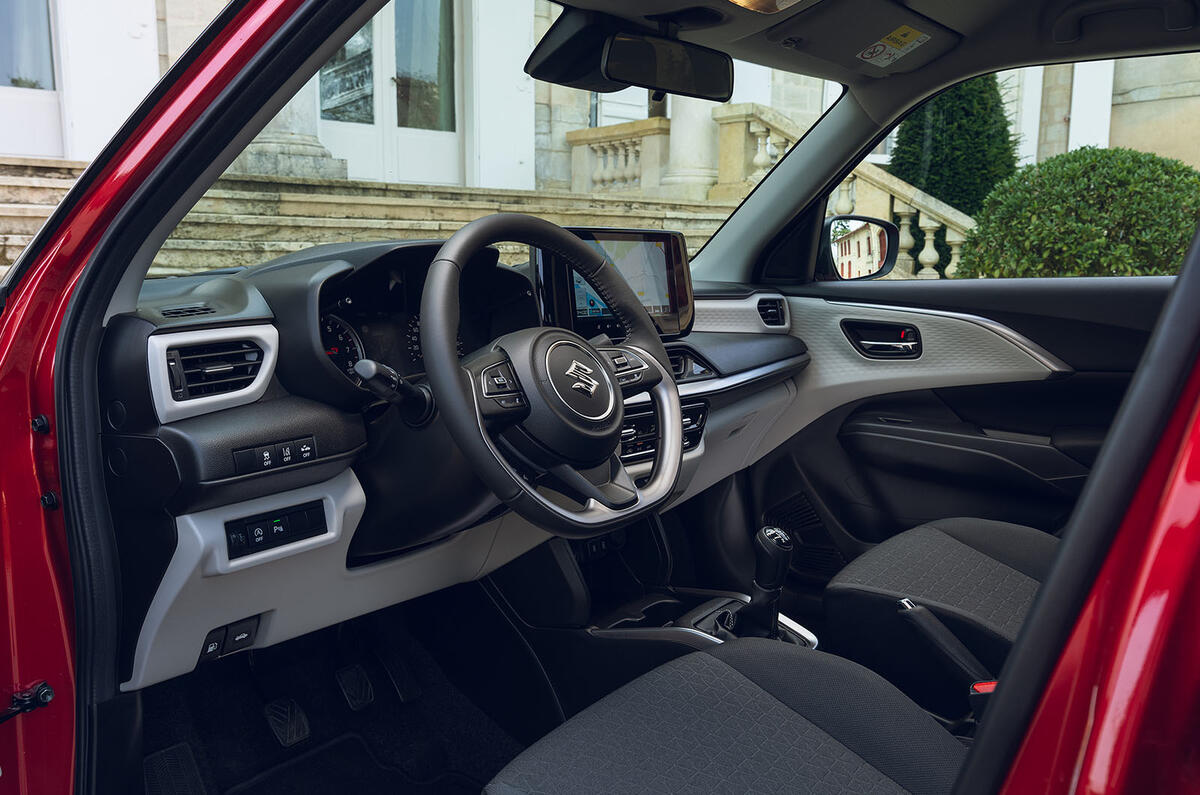 Tableau de bord intérieur de la Suzuki Swift