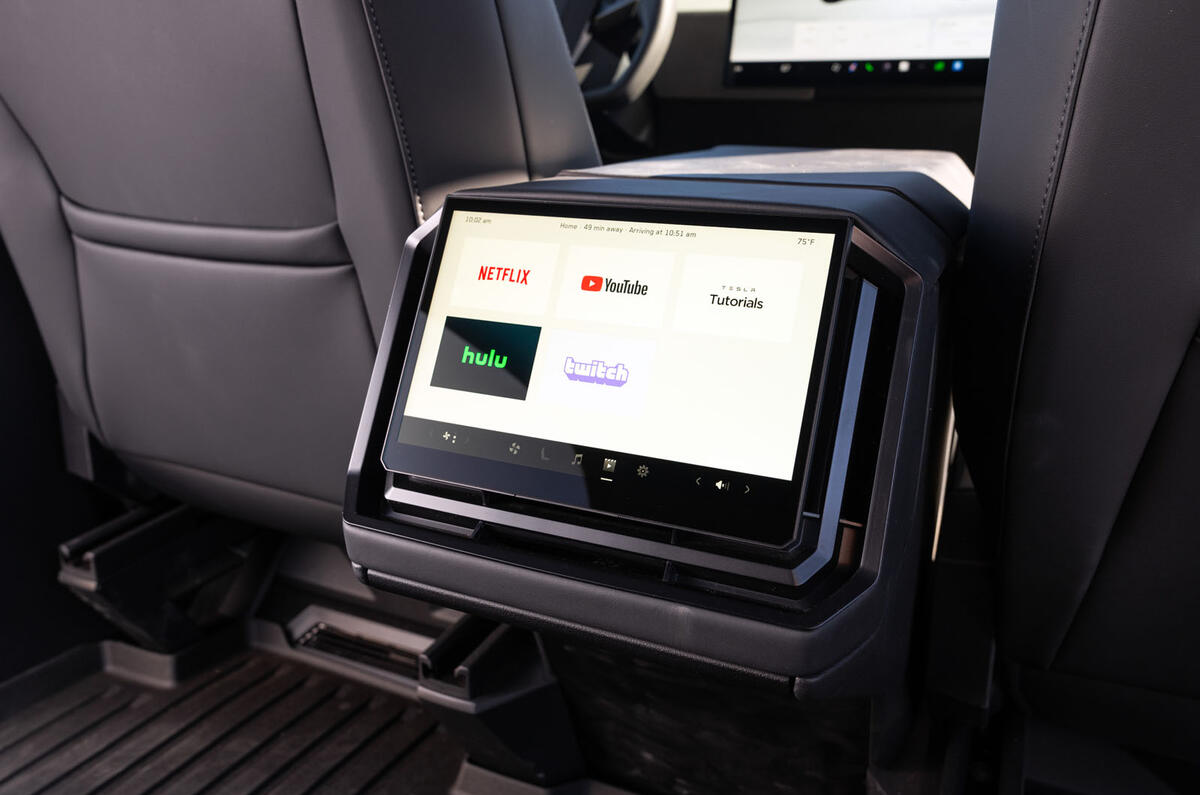 Tesla Cybertruck avis 2024 21 écran