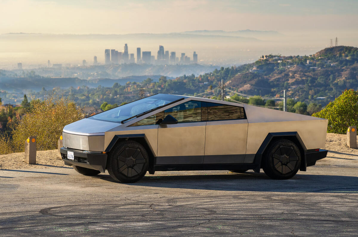 Tesla Cybertruck review 2024 27 avant statique