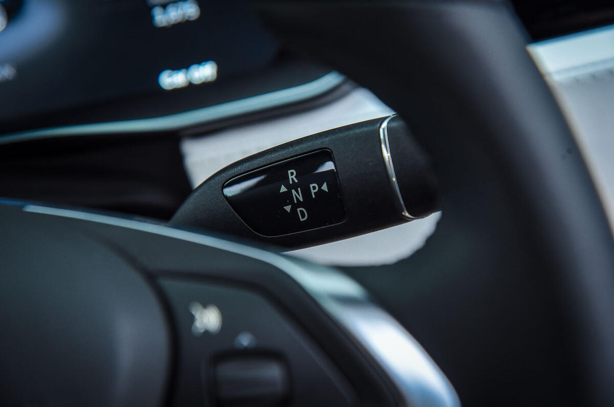 tesla-model-x-gear-selector.jpg