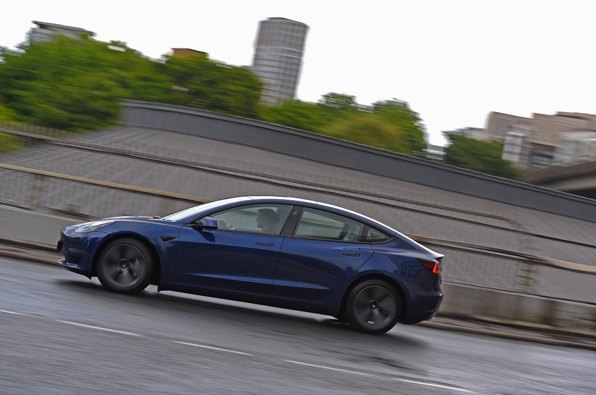 Tesla Model 3 côté dynamique