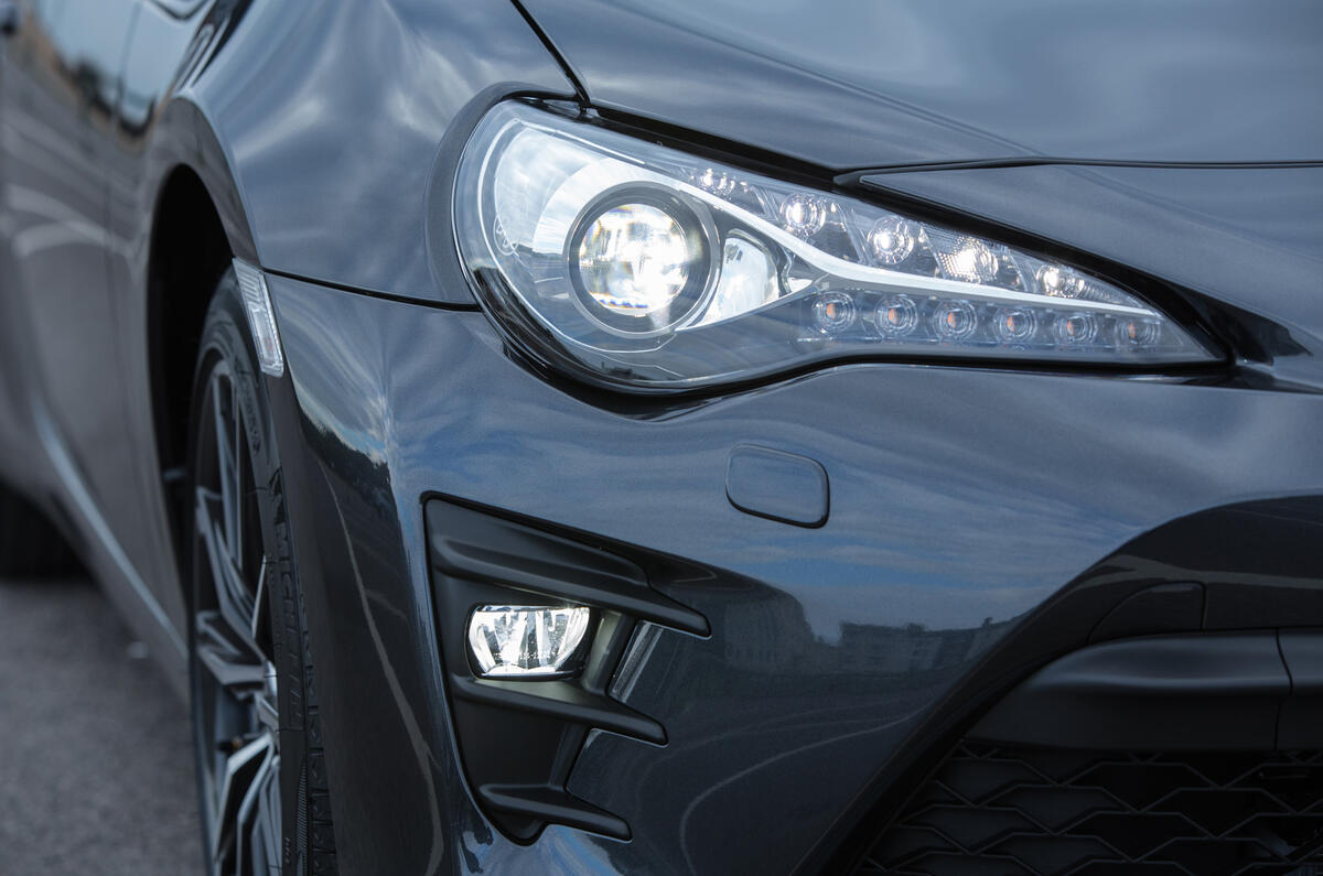 Toyota GT86 headlight