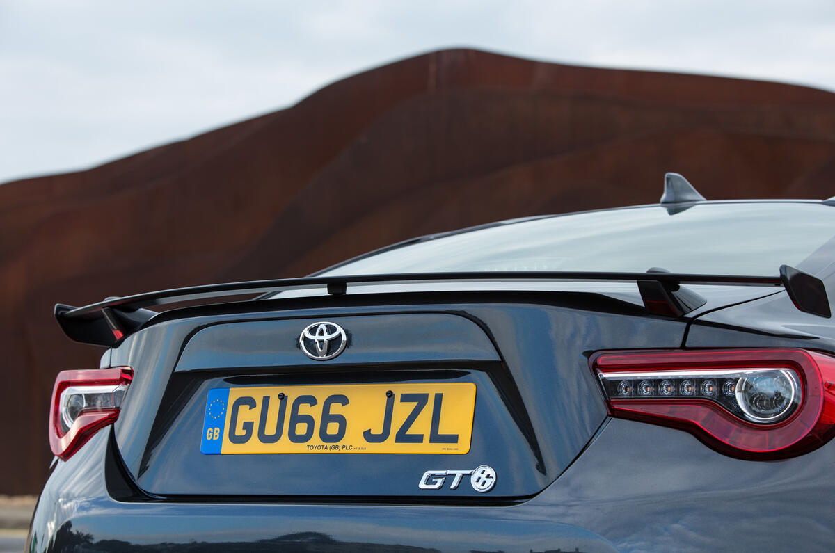 Toyota GT86 rear wing