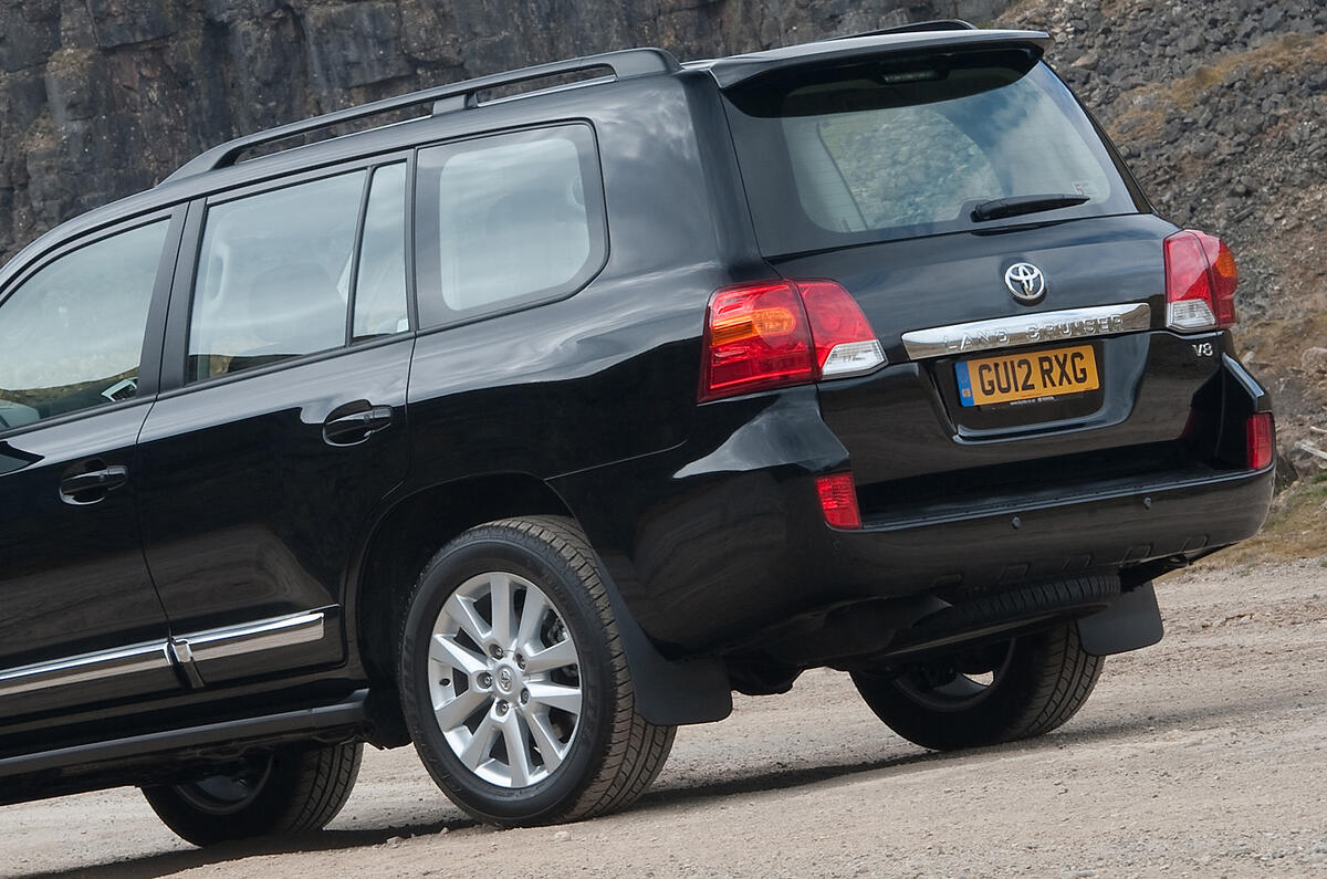 Toyota Land Cruiser V8 2008 2011 Interior Autocar