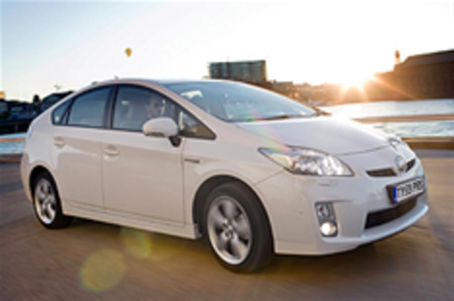 Prius records strong Japan sales