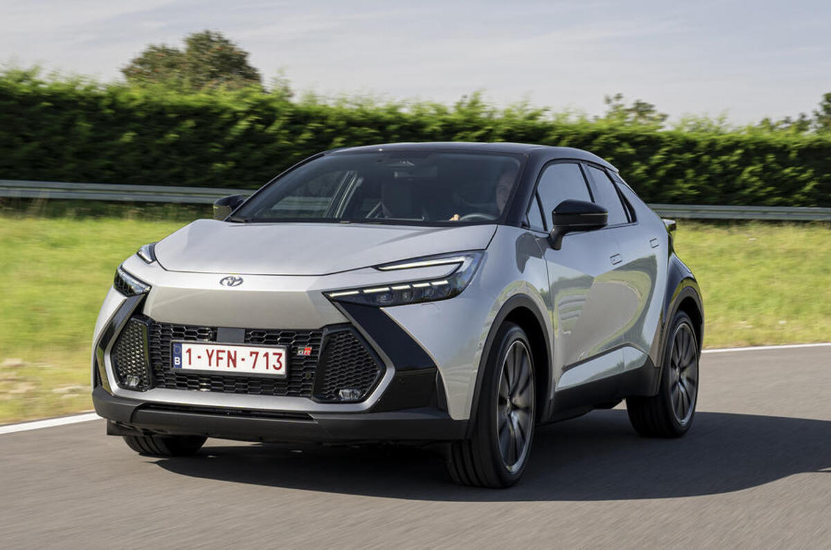 toyota c hr front three quarter 3