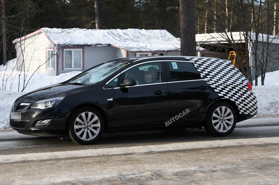New Vauxhall Astra ST spied