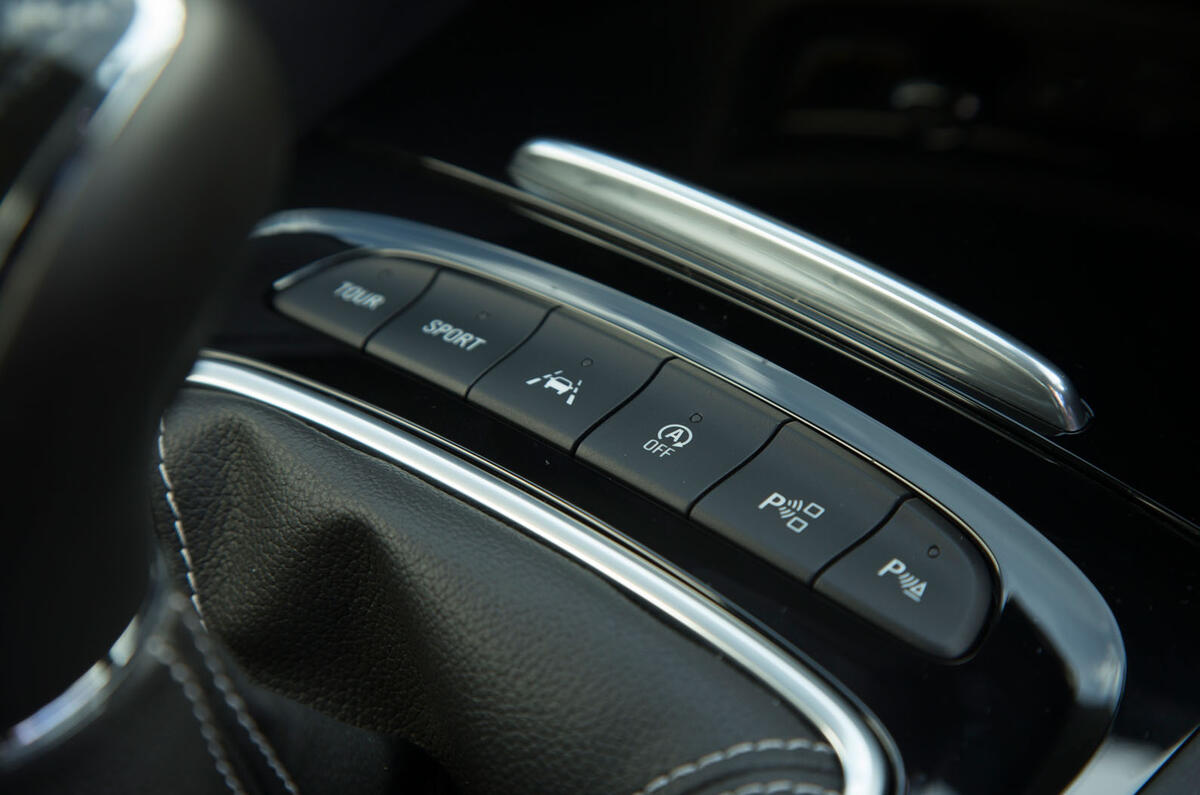 Vauxhall Insignia Grand Sport switchgear
