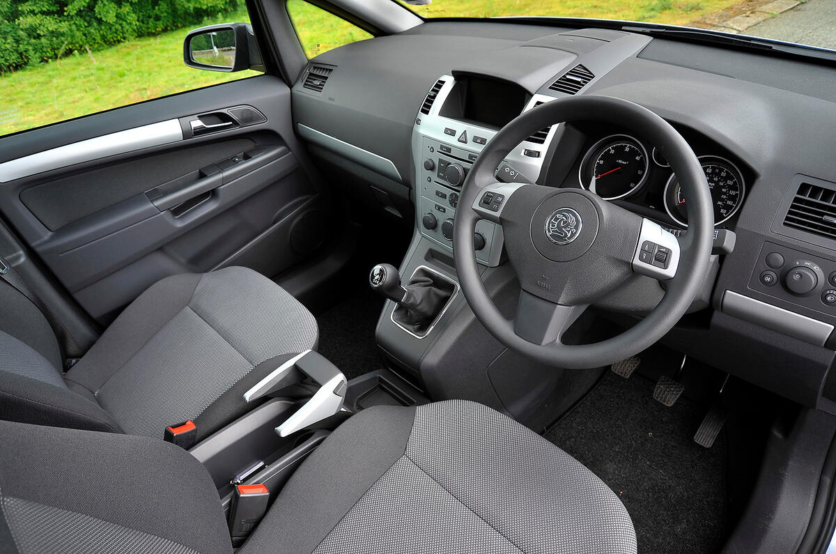 Vauxhall Zafira 05 14 Interior Autocar