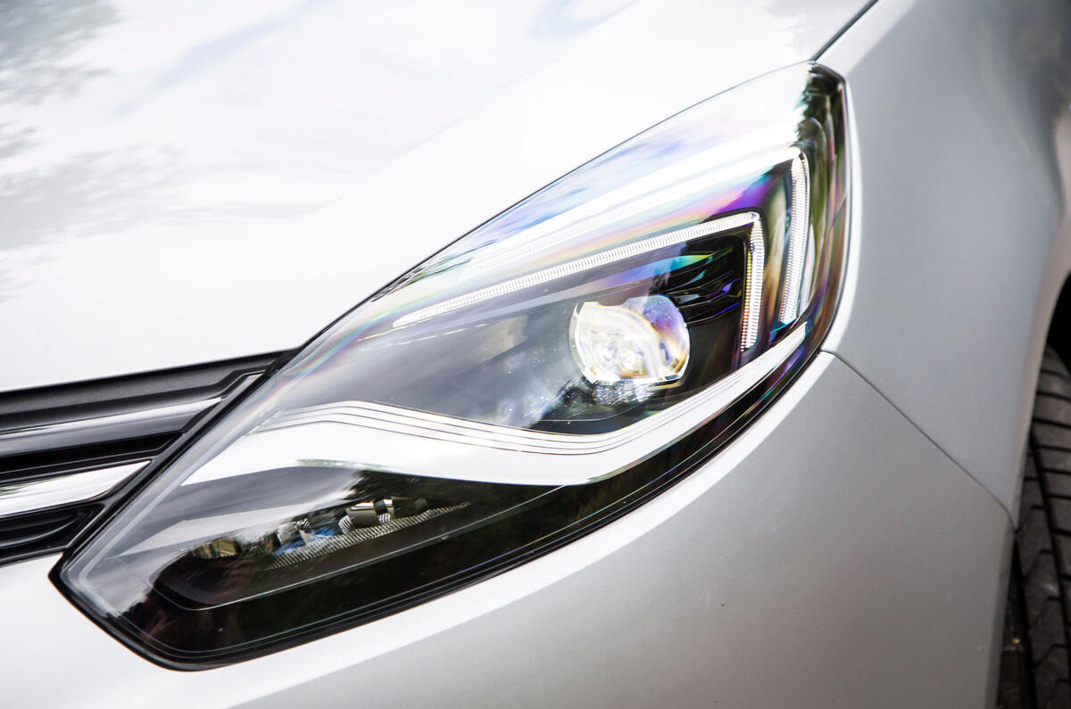 Vauxhall Zafira Tourer headlights