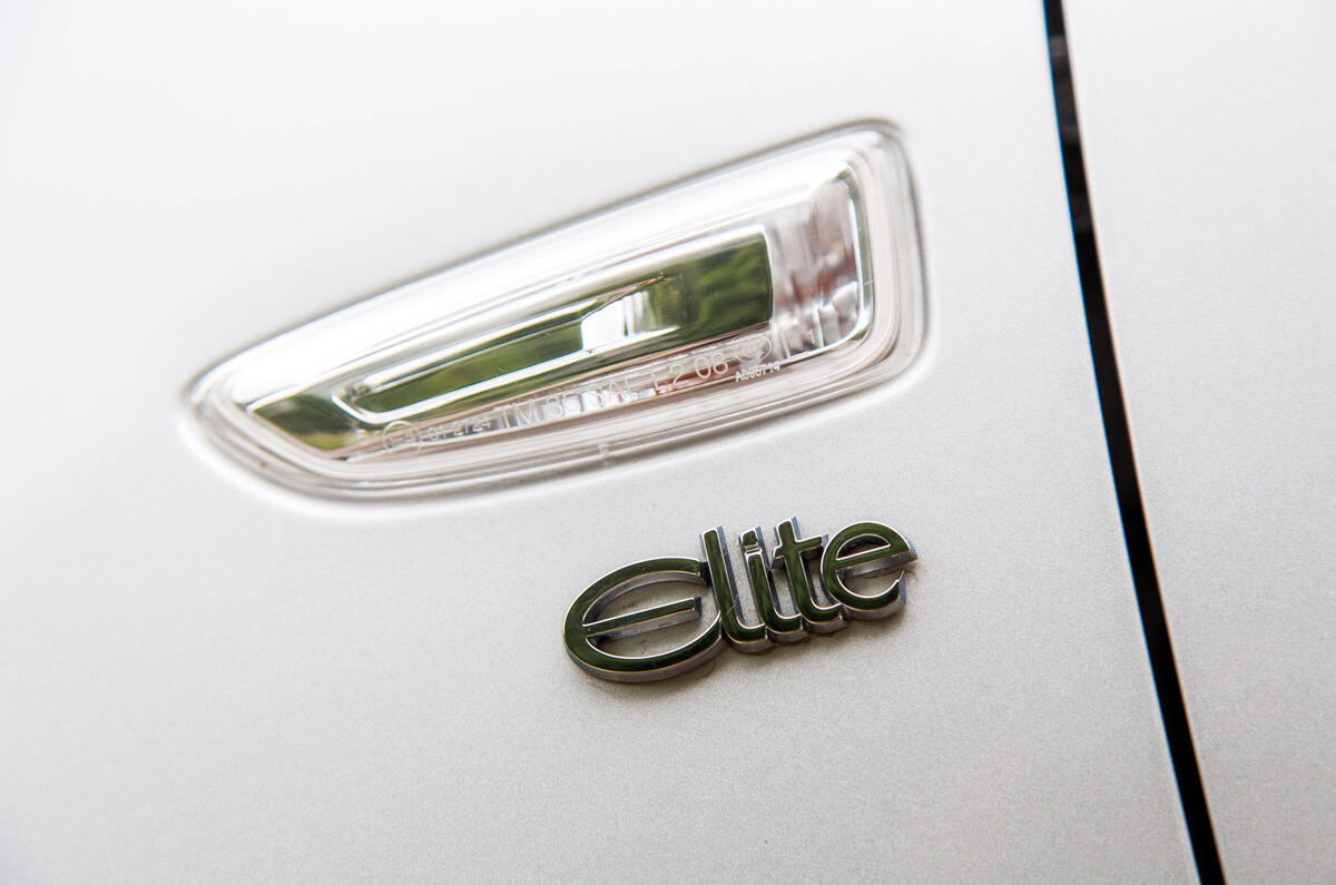 Vauxhall Zafira Tourer side repeater