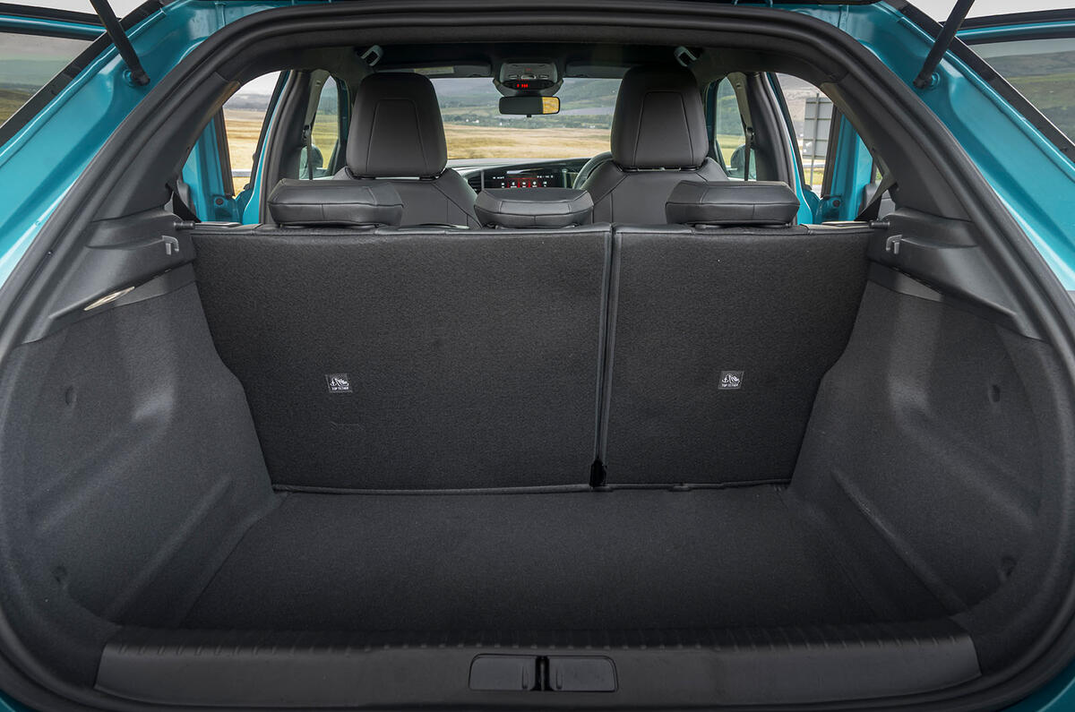 Vauxhall Mokka coffre sièges vers le haut