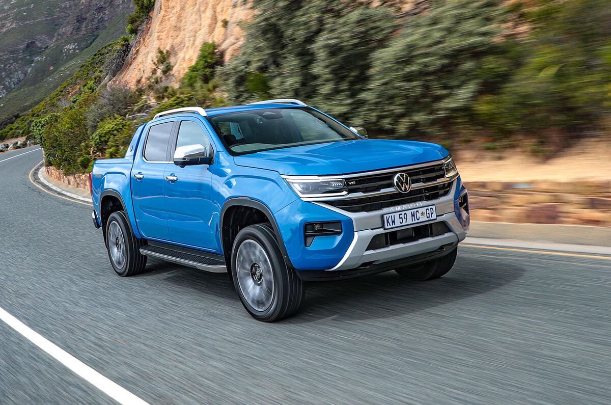 Volkswagen Amarok front three quarter tracking