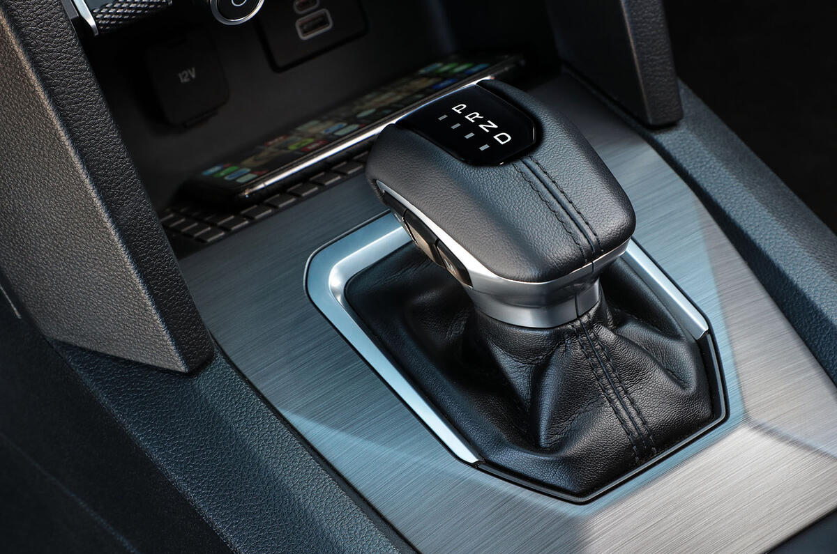 Volkswagen Amarok gear lever