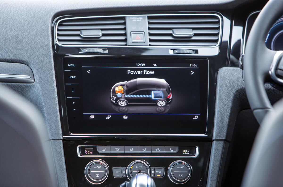 Volkswagen Golf GTE infotainment system