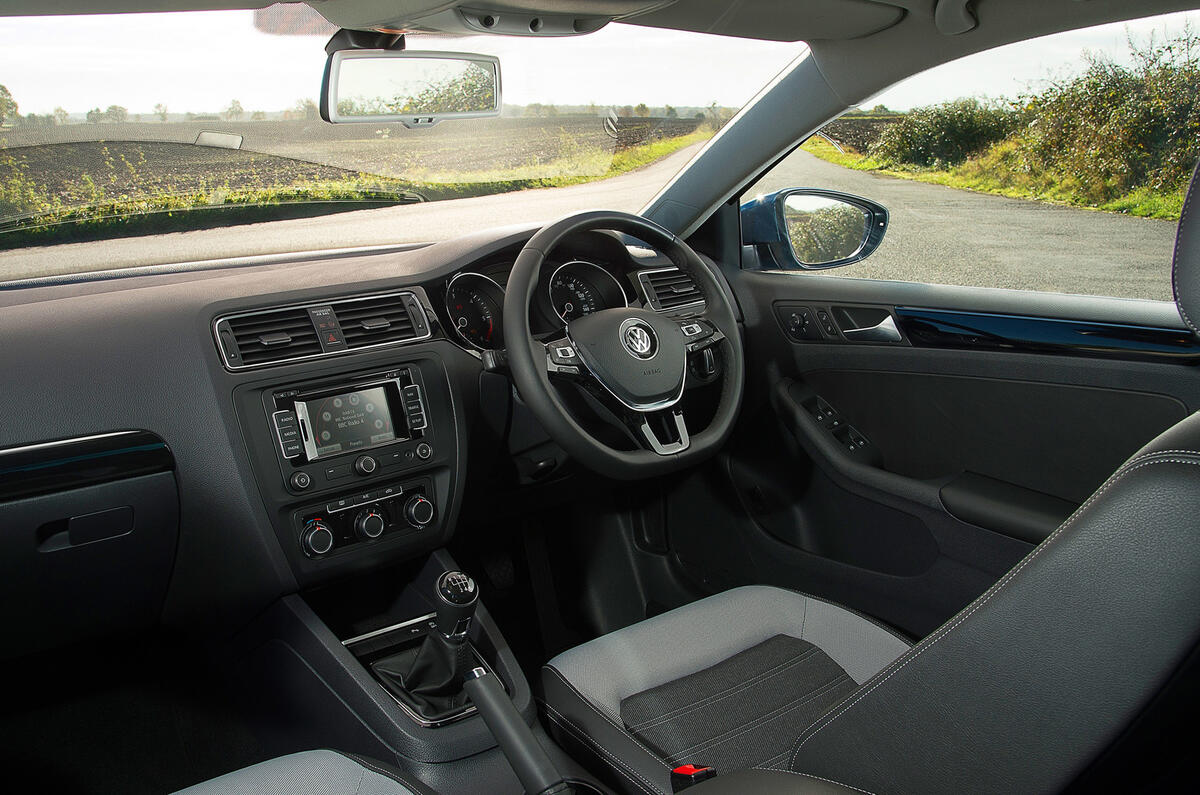 Volkswagen Jetta 2010 2018 Interior Autocar