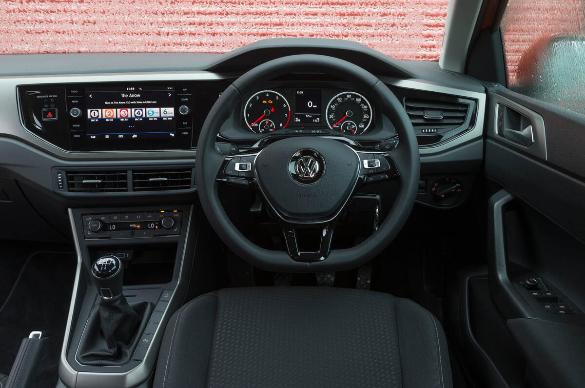 Volkswagen Polo dashboard
