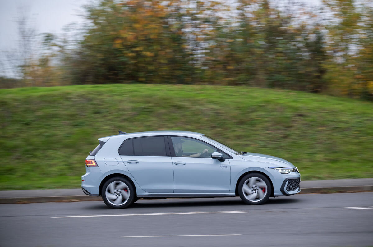 Volkswagen Golf GTE - essai angle latéral