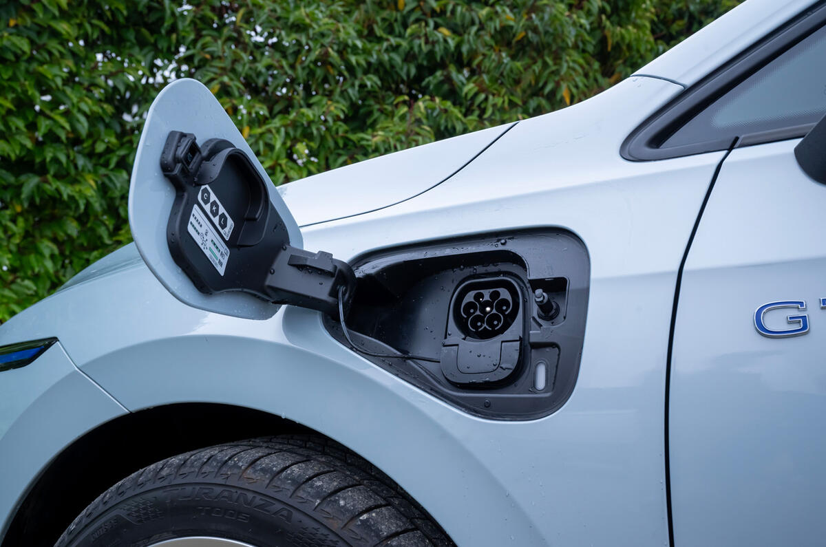 Volkswagen Golf GTE : essai de la trappe de chargement