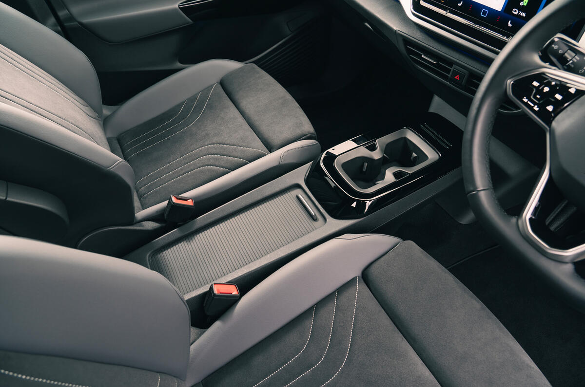Volkswagen ID 4 sièges et porte-gobelet