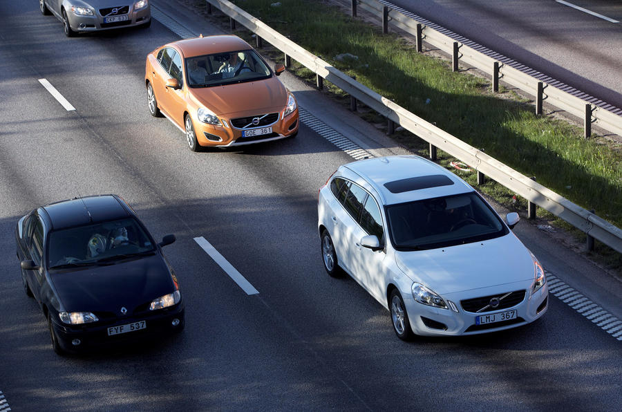 Volvo to launch &#039;world&#039;s first large-scale self-driving car test