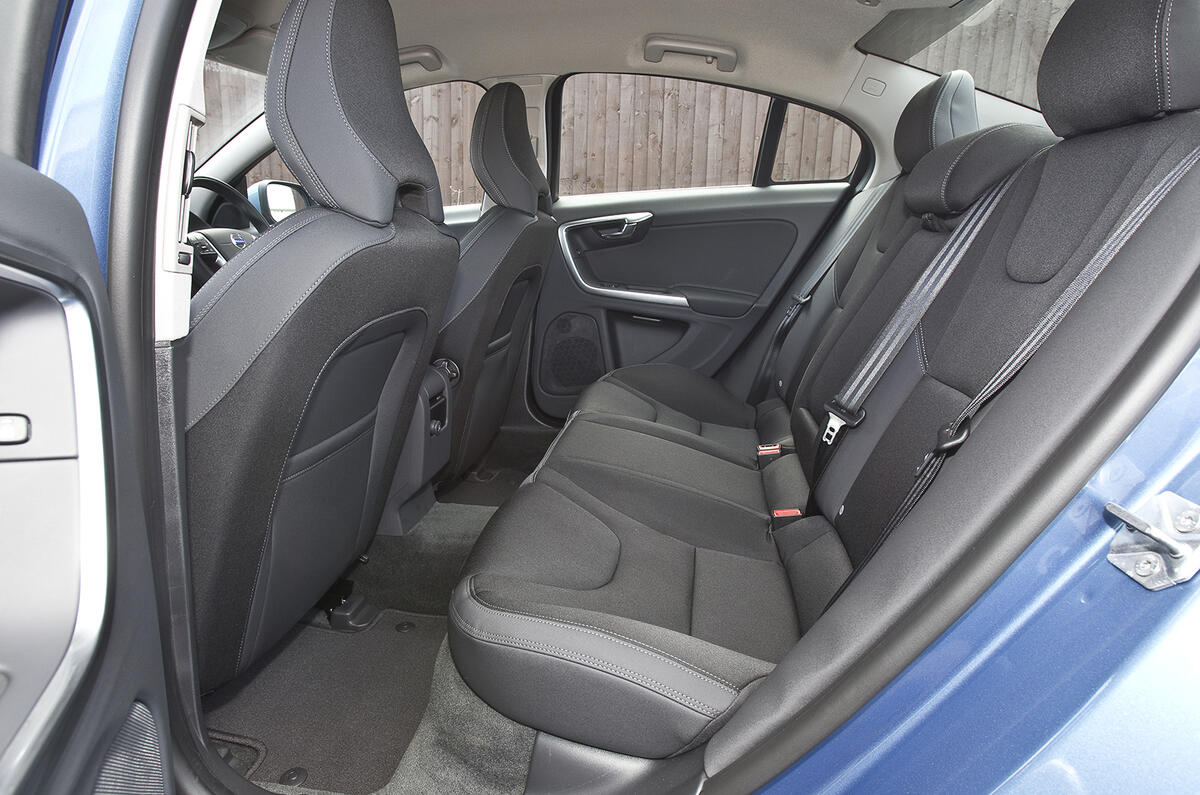 Volvo S60 2010 2018 Interior Autocar