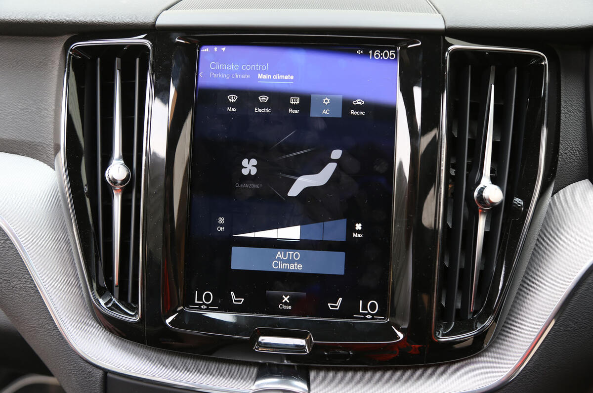 Volvo XC60 climate controls