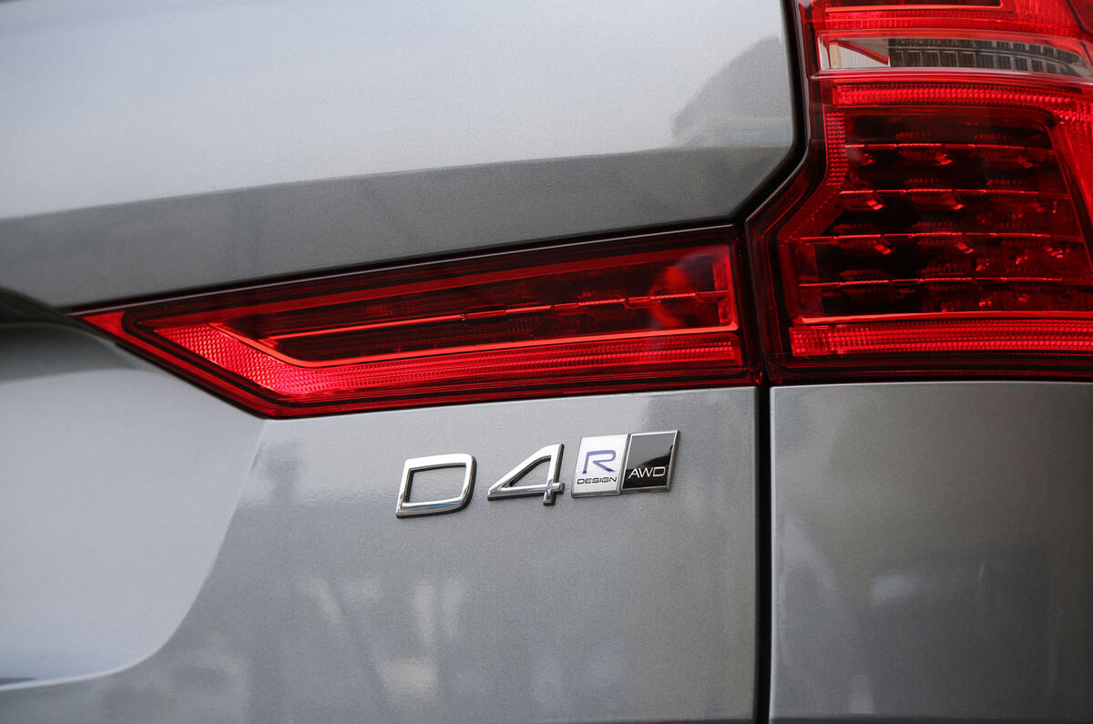 Volvo XC60 D4 badging