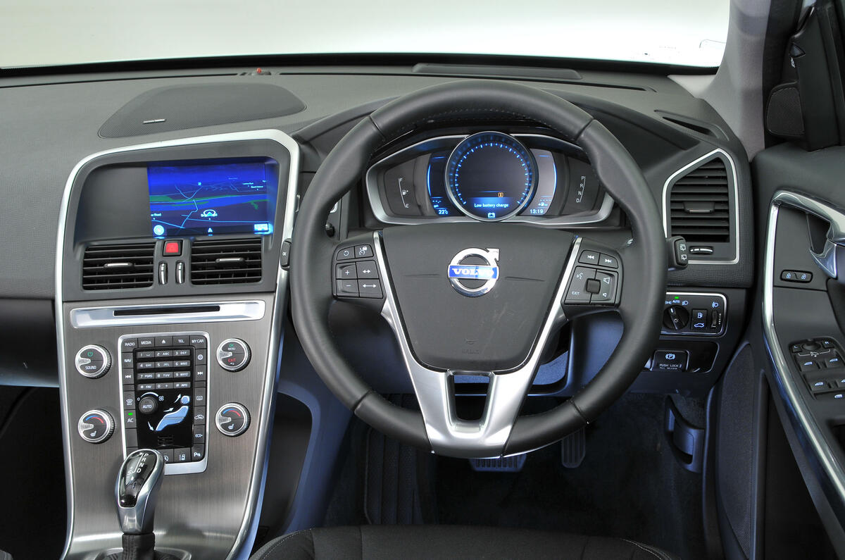 Volvo Xc60 08 17 Interior Autocar