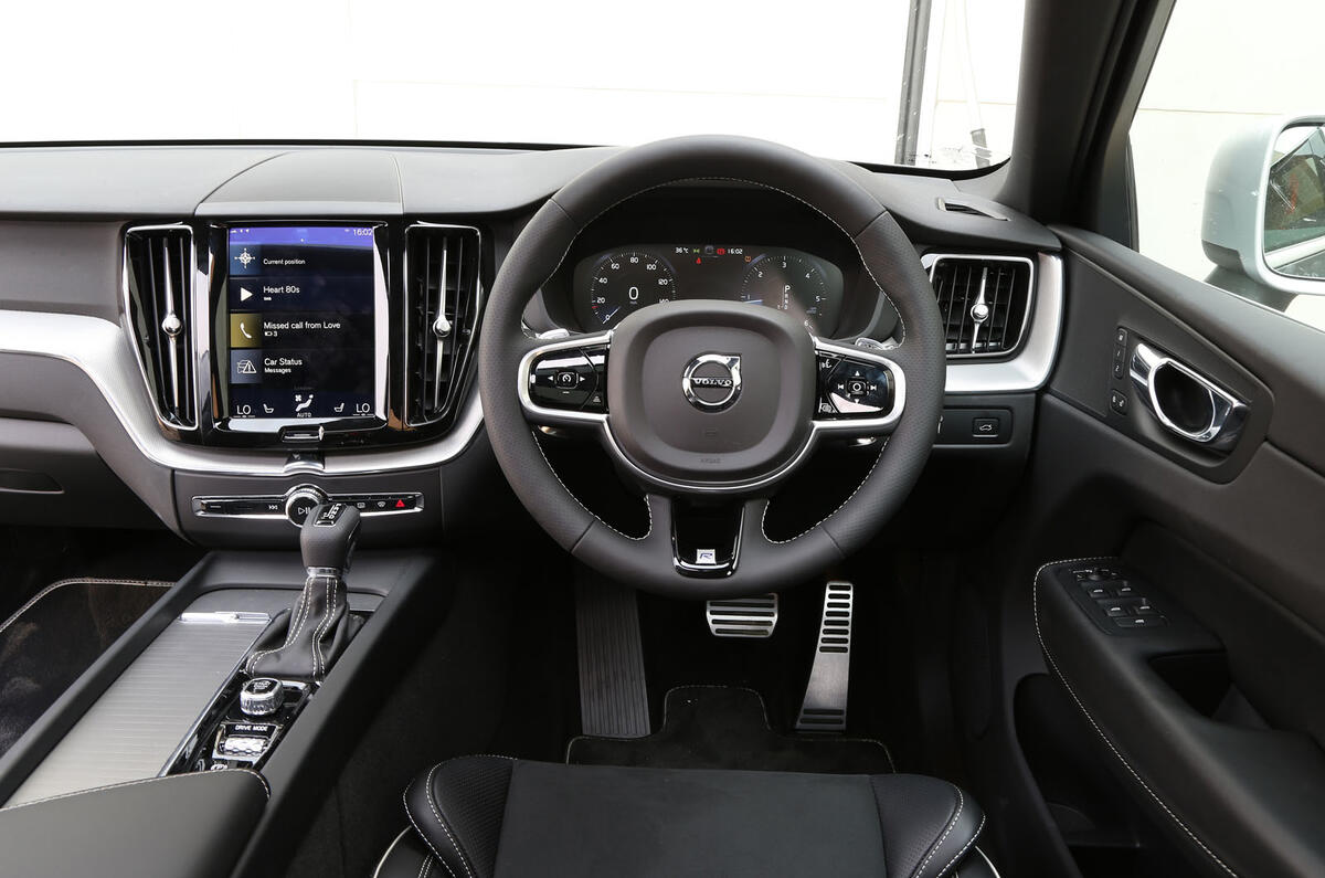 Volvo XC60 dashboard