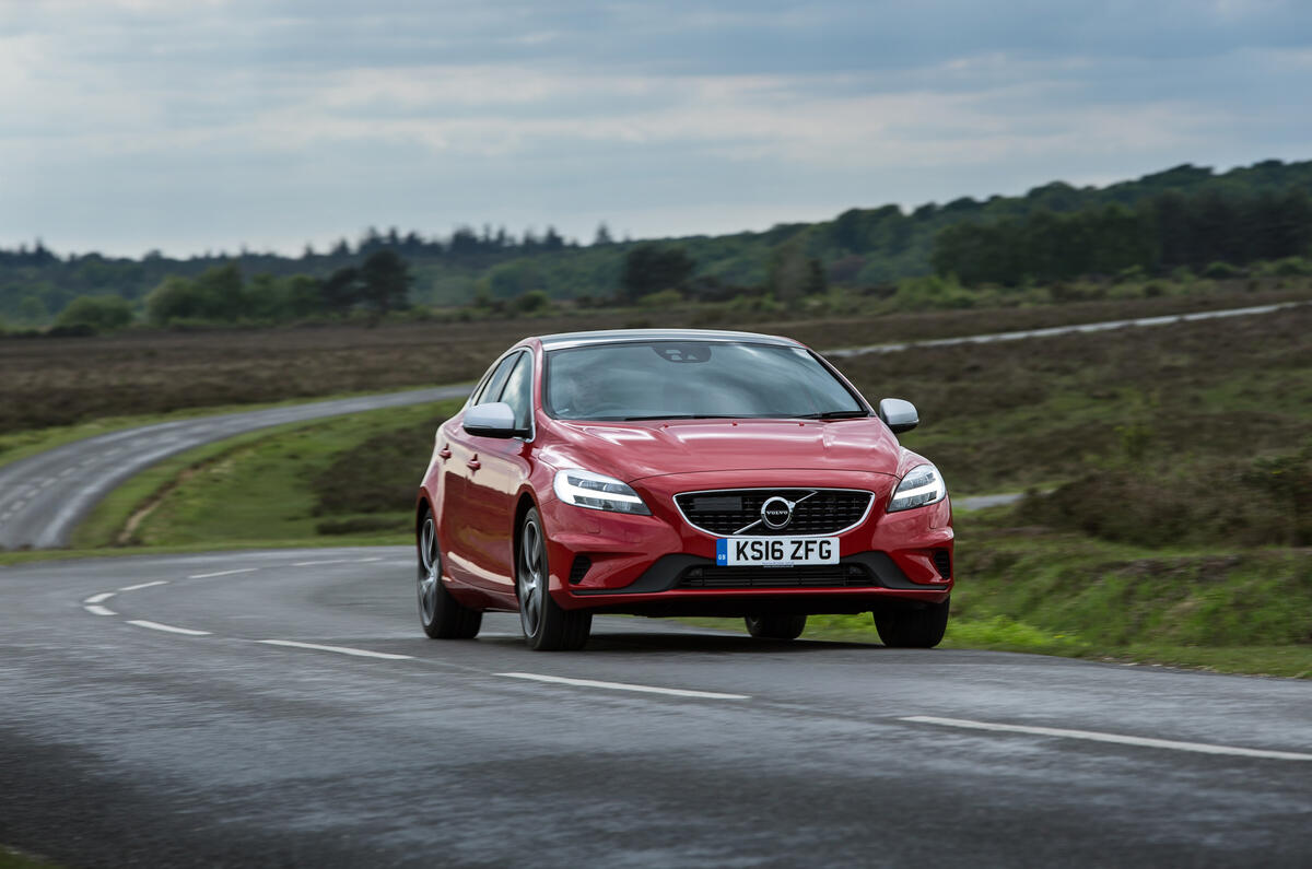 Volvo V40 cornering