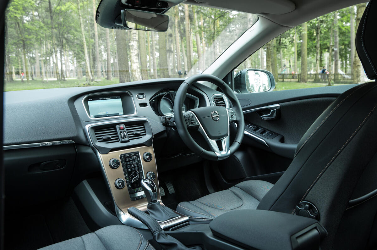 Volvo V40 Cross Country 2013 2019 Review 2020 Autocar