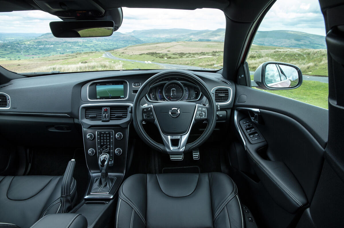 Volvo V40 Interior Autocar