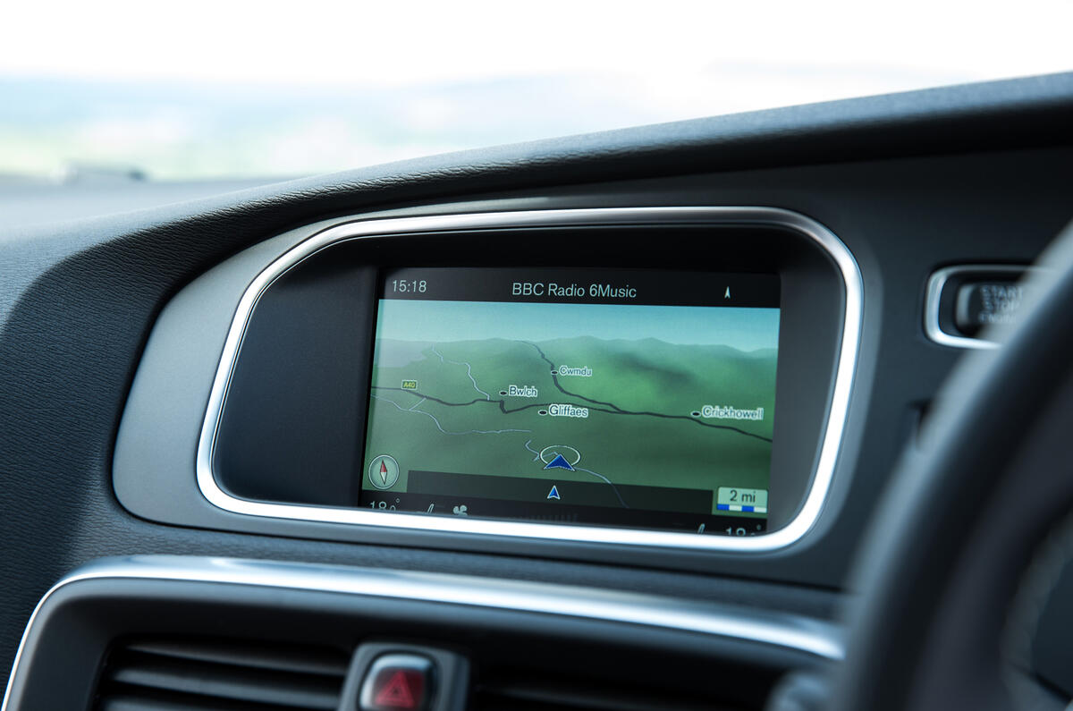 Volvo V40 instrument cluster