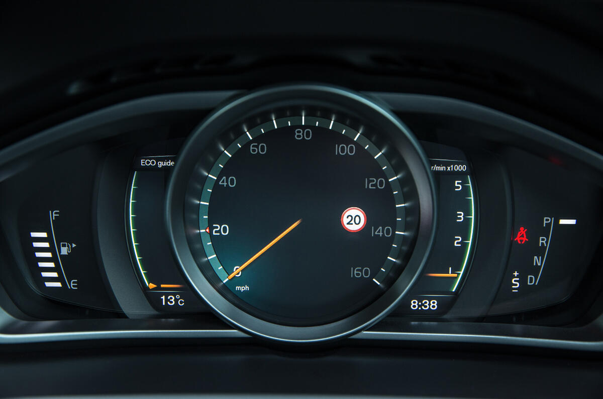 Volvo V40 instrument cluster