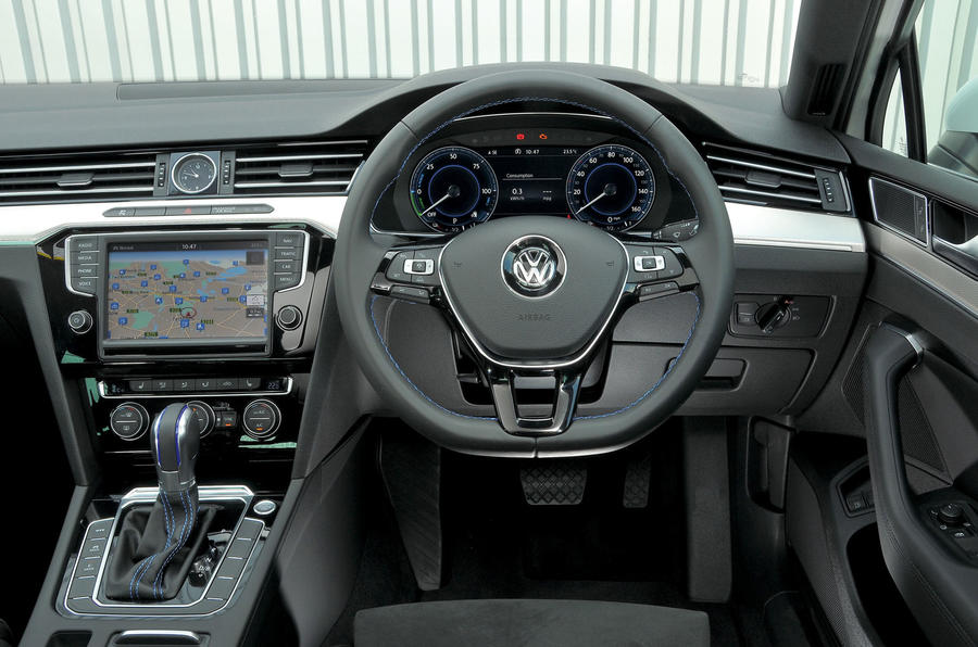 Volkswagen Passat Gte Review 2020 Autocar