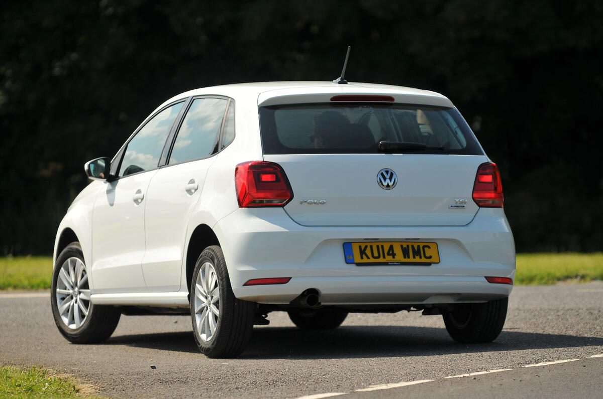 Volkswagen Polo en virage arrière
