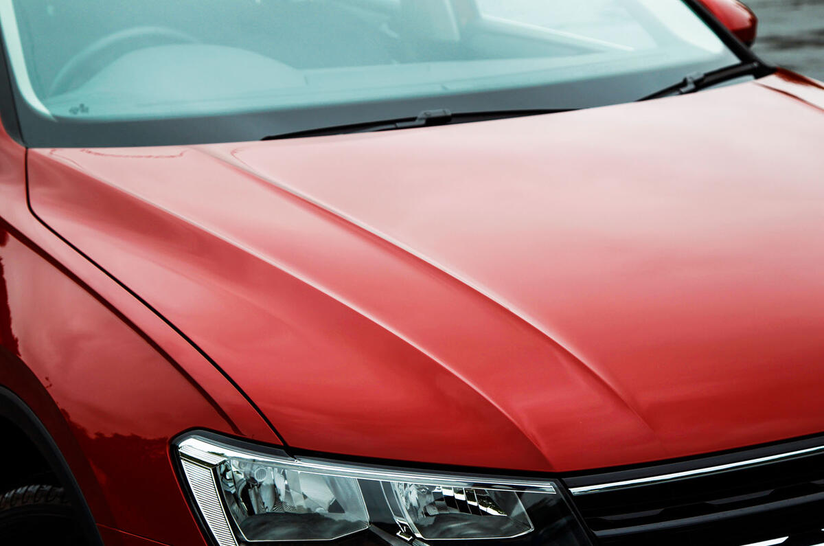 Volkswagen Tiguan clamshell bonnet