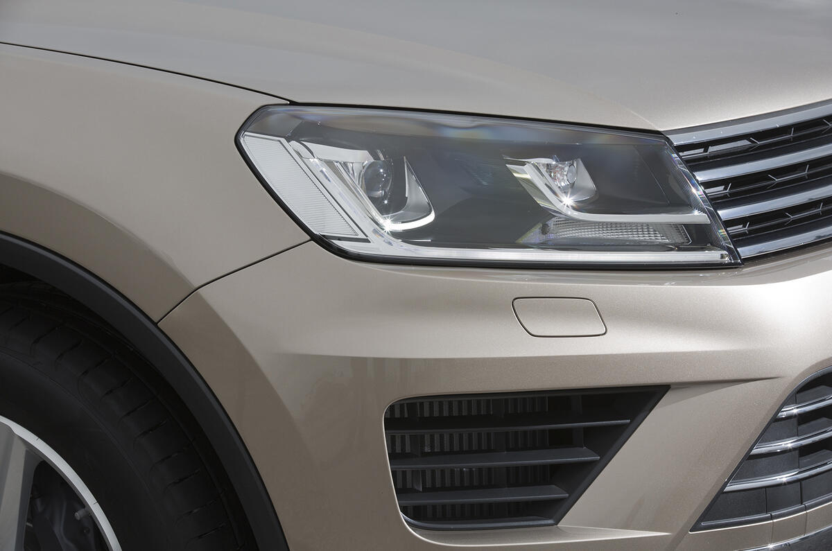 Volkswagen Touareg V6 TDI SCR BlueMotion Technology 4Motion First Drive