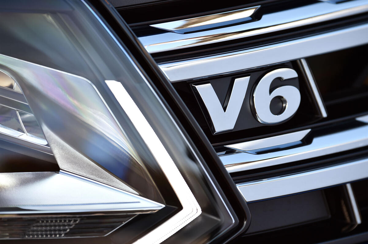 Volkswagen Amarok V6 badging