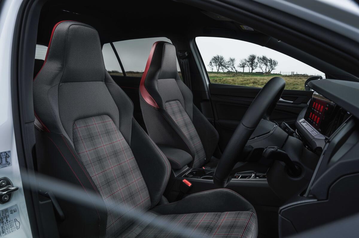 VW Golf GTI frontseats