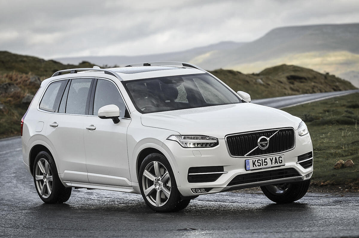 Volvo XC90 dans les virages