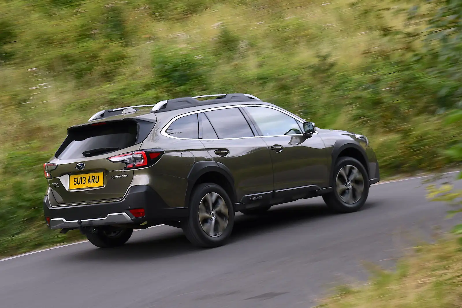 subaru outback avis 2023 03 virage arrière