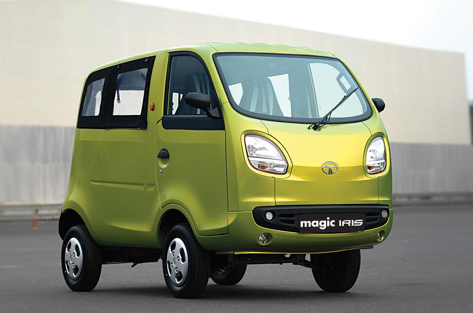 Tata iris ev shop price
