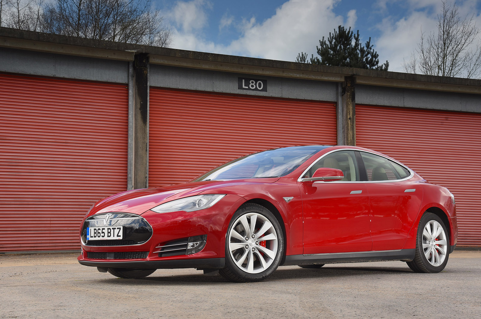 4.5 star Tesla Model S P90D