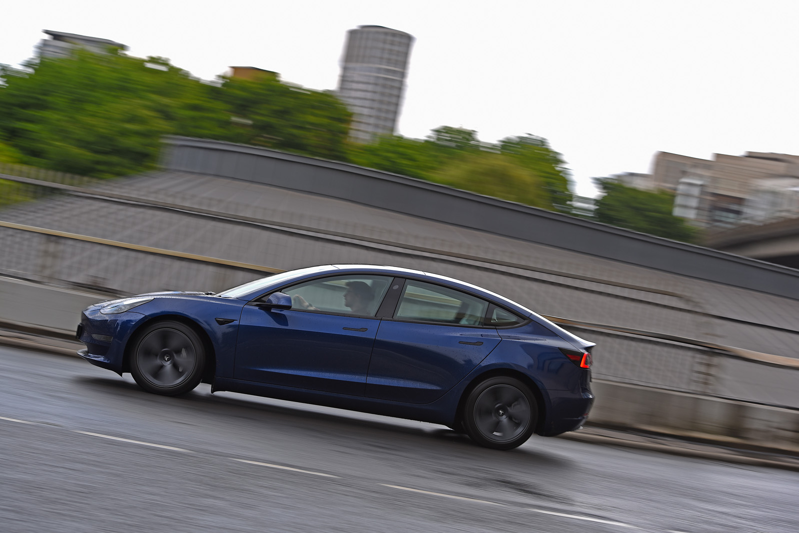 Tesla Model 3 dynamic side