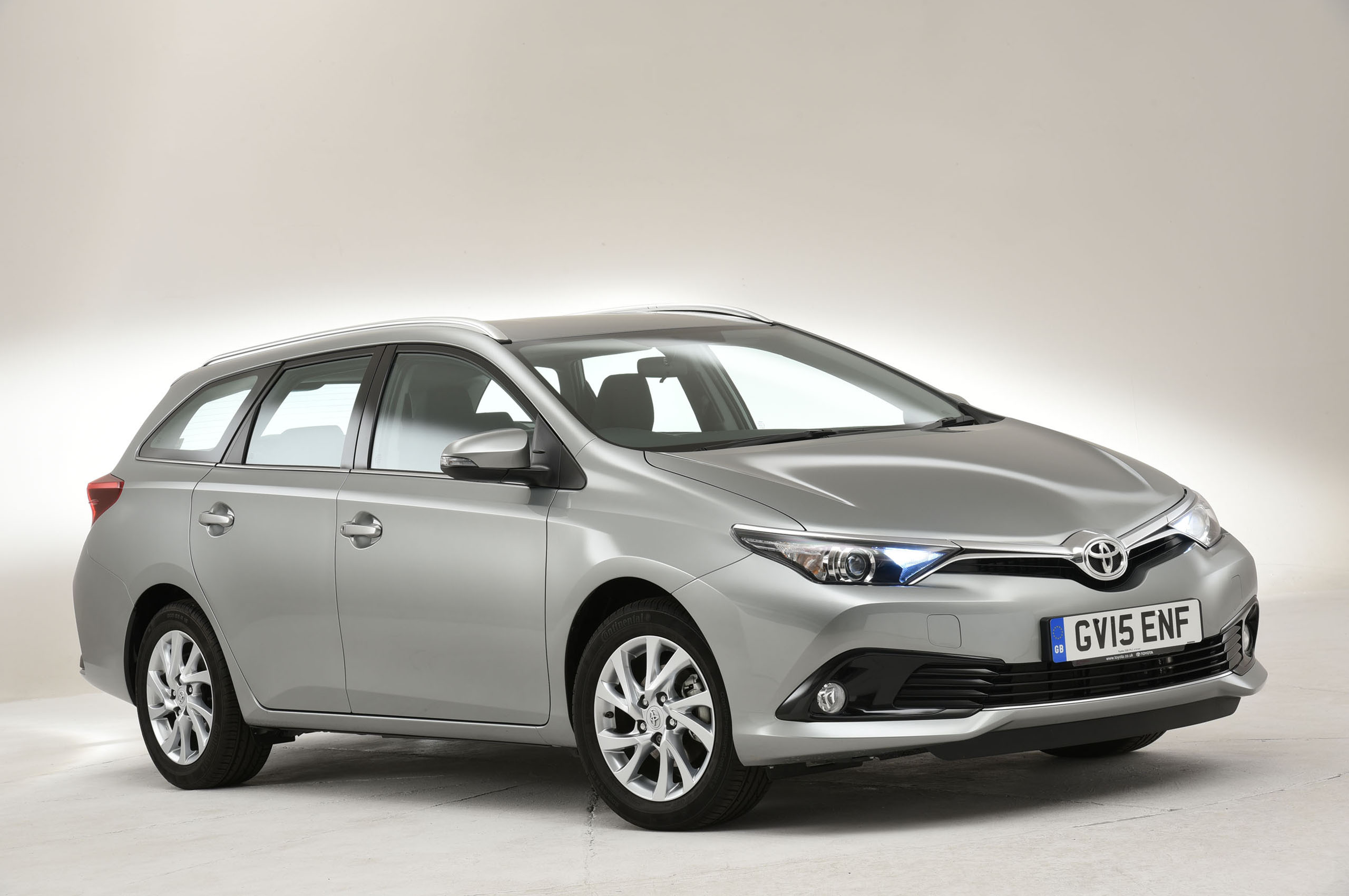 Used Toyota Auris Touring Sports 2012-2018 review